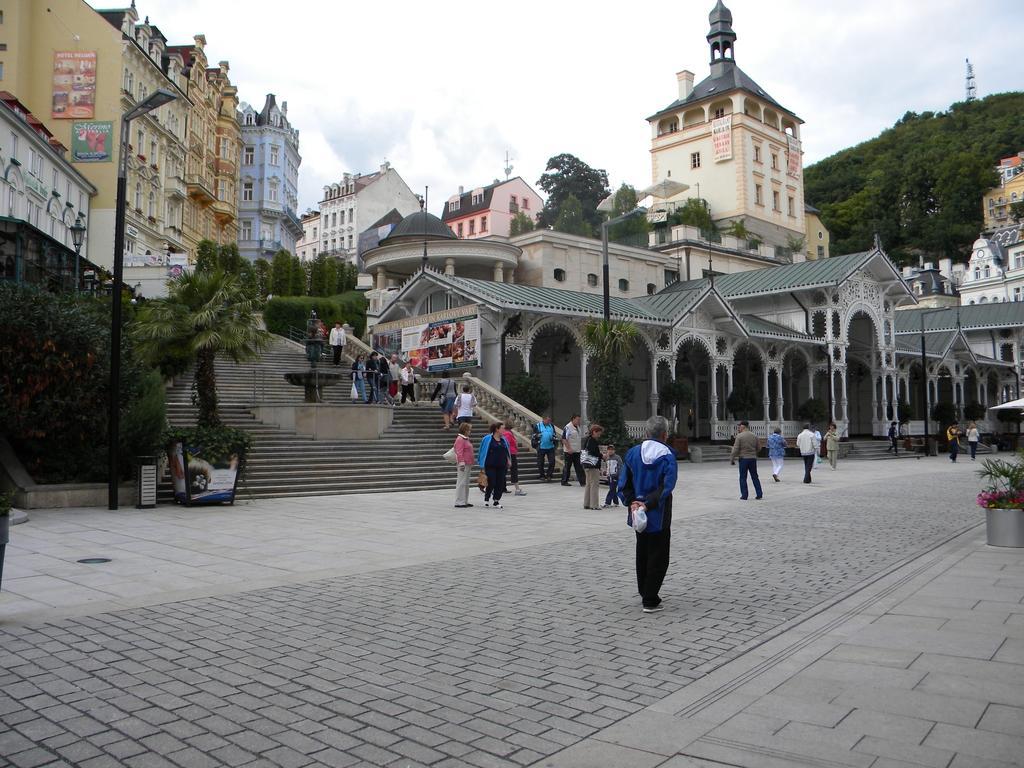 U Tri Jehnatek Apartment Karlovy Vary Exterior photo